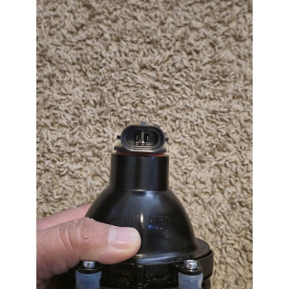 Fog Light Lamp for 06-15 Chevy Impala/06-08 Malibu/07-17 Equinox Left or Right - Picture 4 of 7